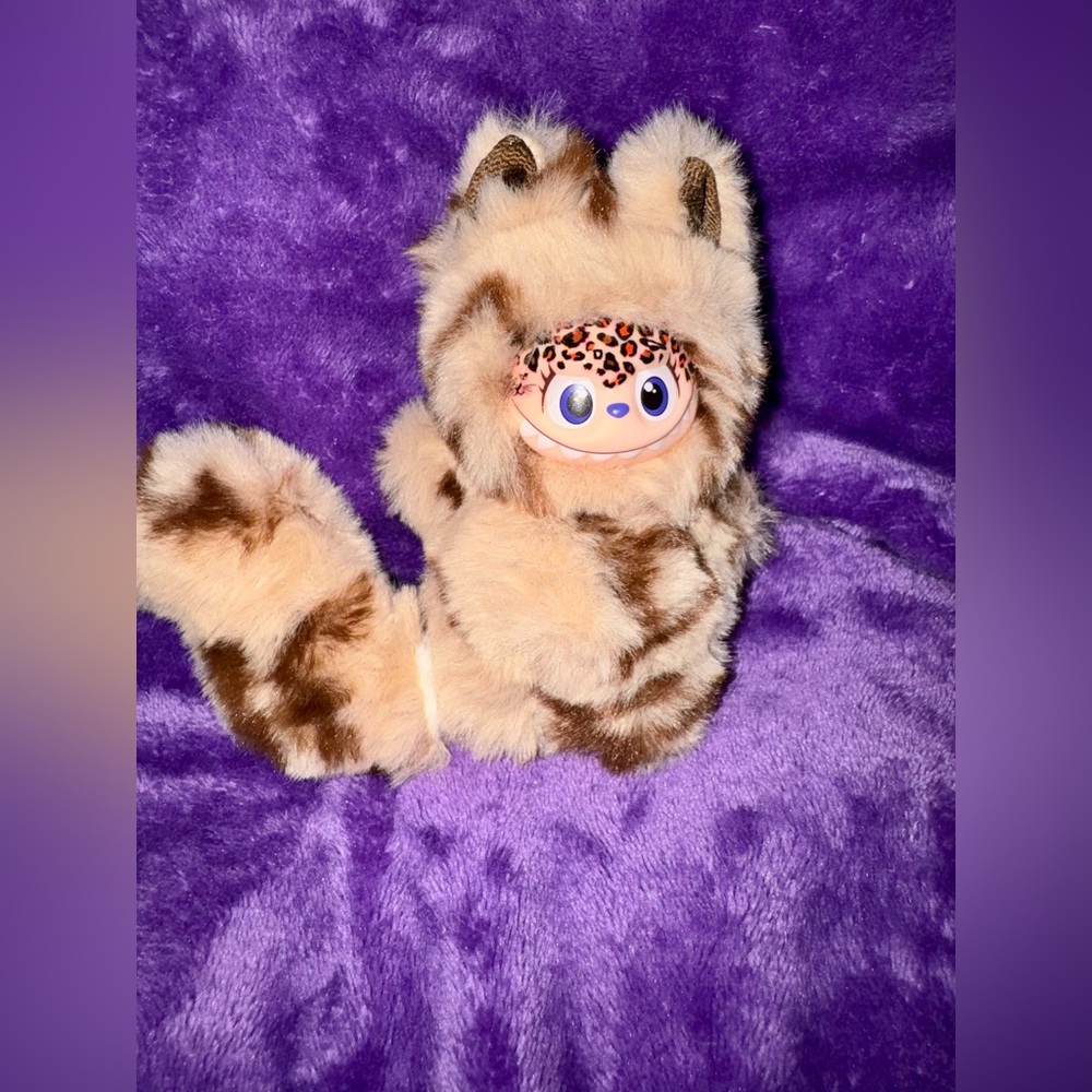 Custom mini labubu